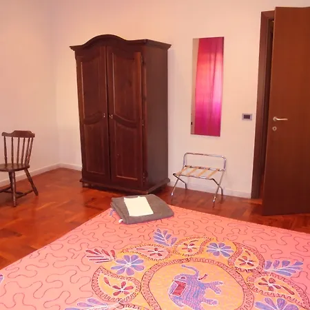 Max House Bed & Breakfast 2*