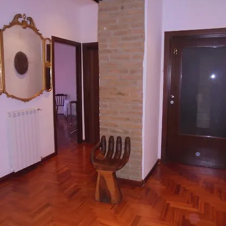Max House 2* Rome