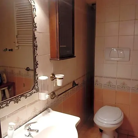 Bed & Breakfast Max House 2*