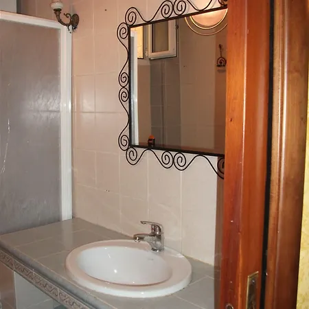 Max House Bed & Breakfast 2*