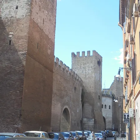 Max House Alojamento de Acomodação e Pequeno-almoço 2*