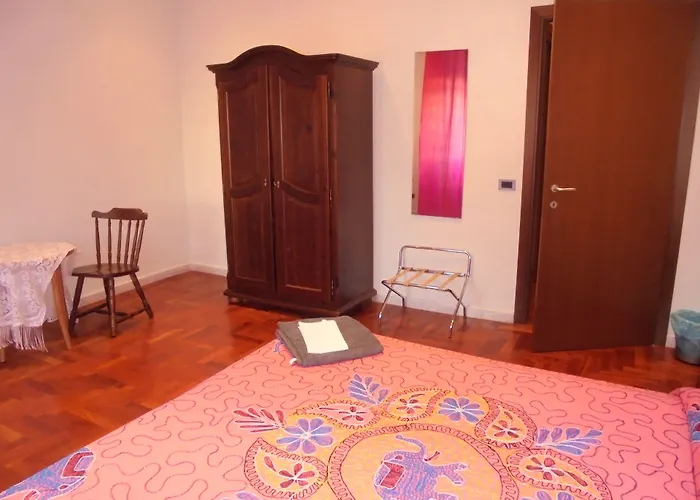 Max House Bed & Breakfast 2*