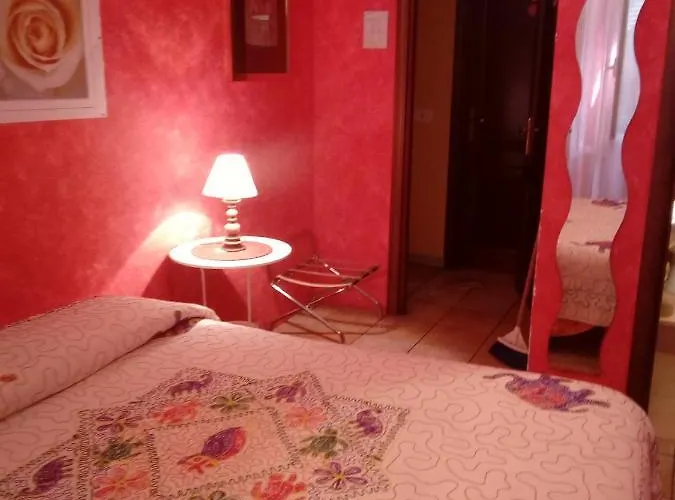 Max House Nocleg ze śniadaniem 2*